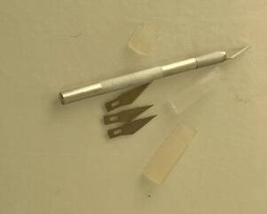 Sharp craft knife with replacement blades