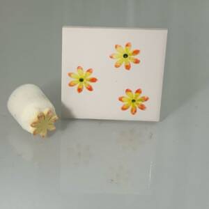 Tiny Daisy Wild (code 131) - Sponge Its Laser cut sponge designed by Rachel Byass