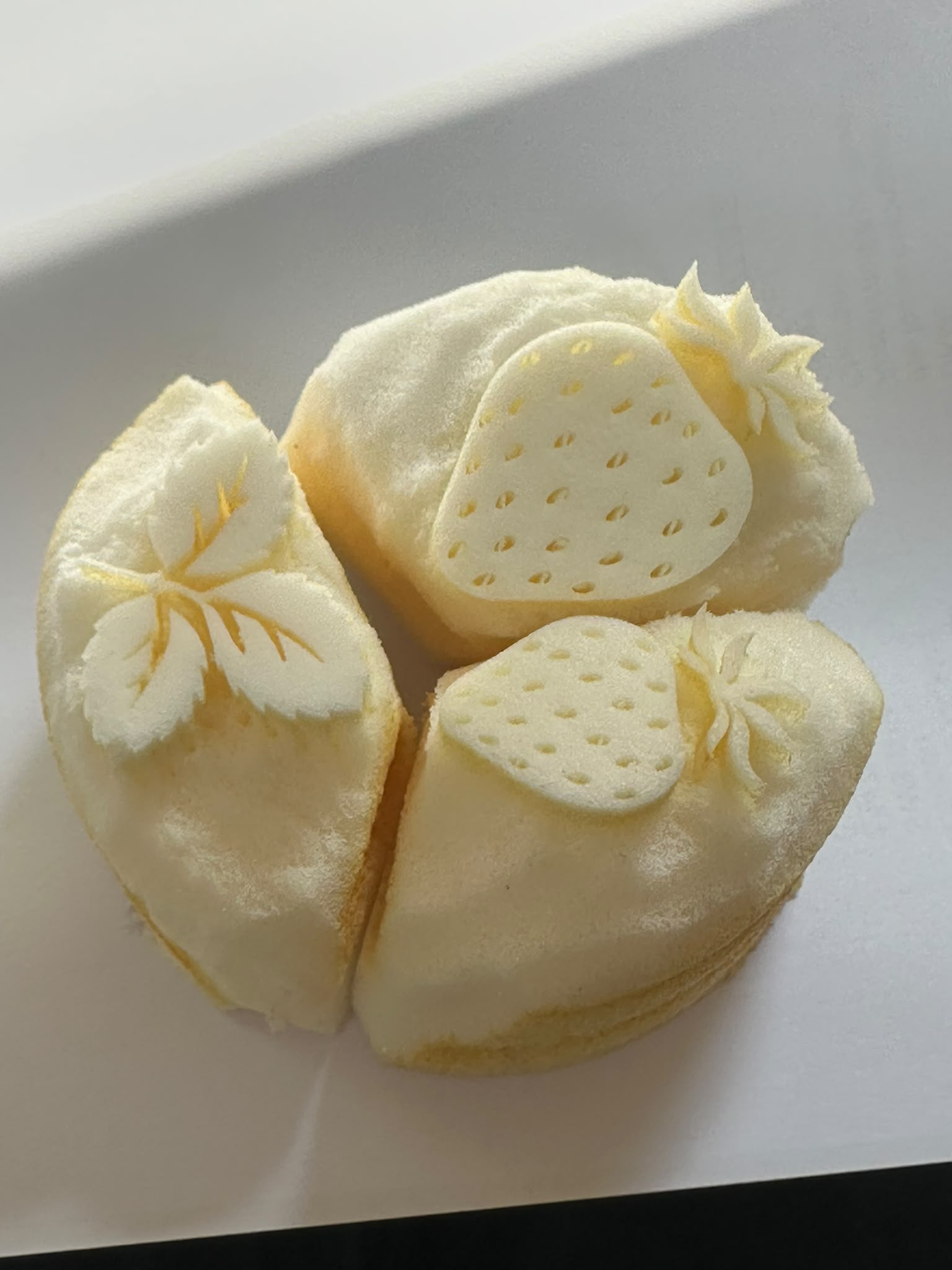 large sponge Strawberries with leaves - Sponge Its Laser cut sponge designed by Rachel Byass - Image 2